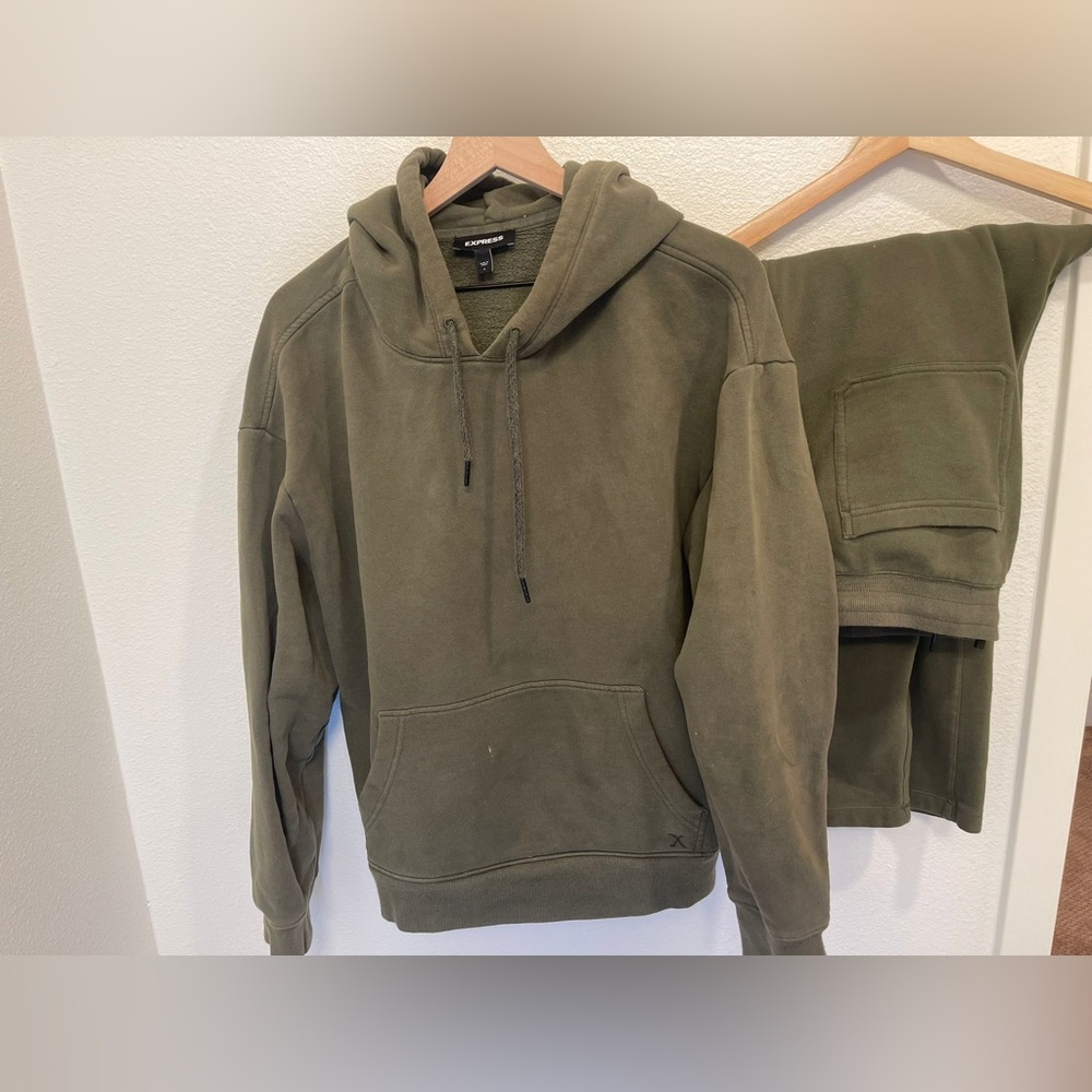 EXPRESS Men’s green tracksuit size L